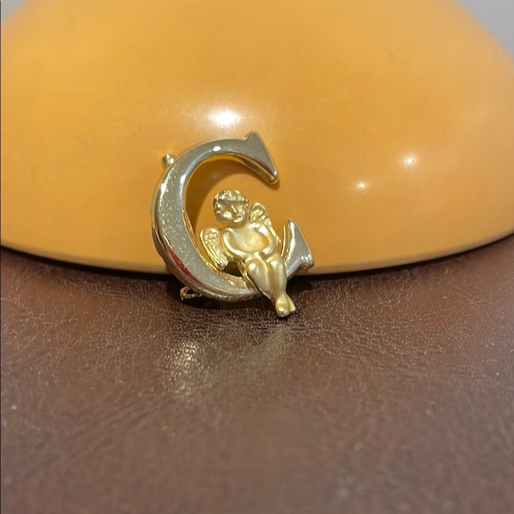 Fashion Gold Angel Brooch in letter C